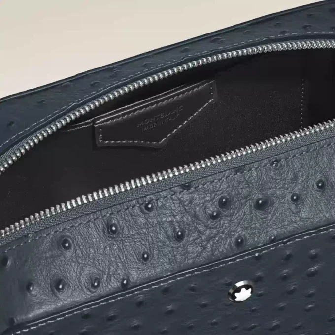 Clutch para produtos de higiene pessoal em couro com relevo de avestruz